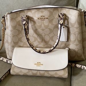 Coach pocketbook and matching wallet